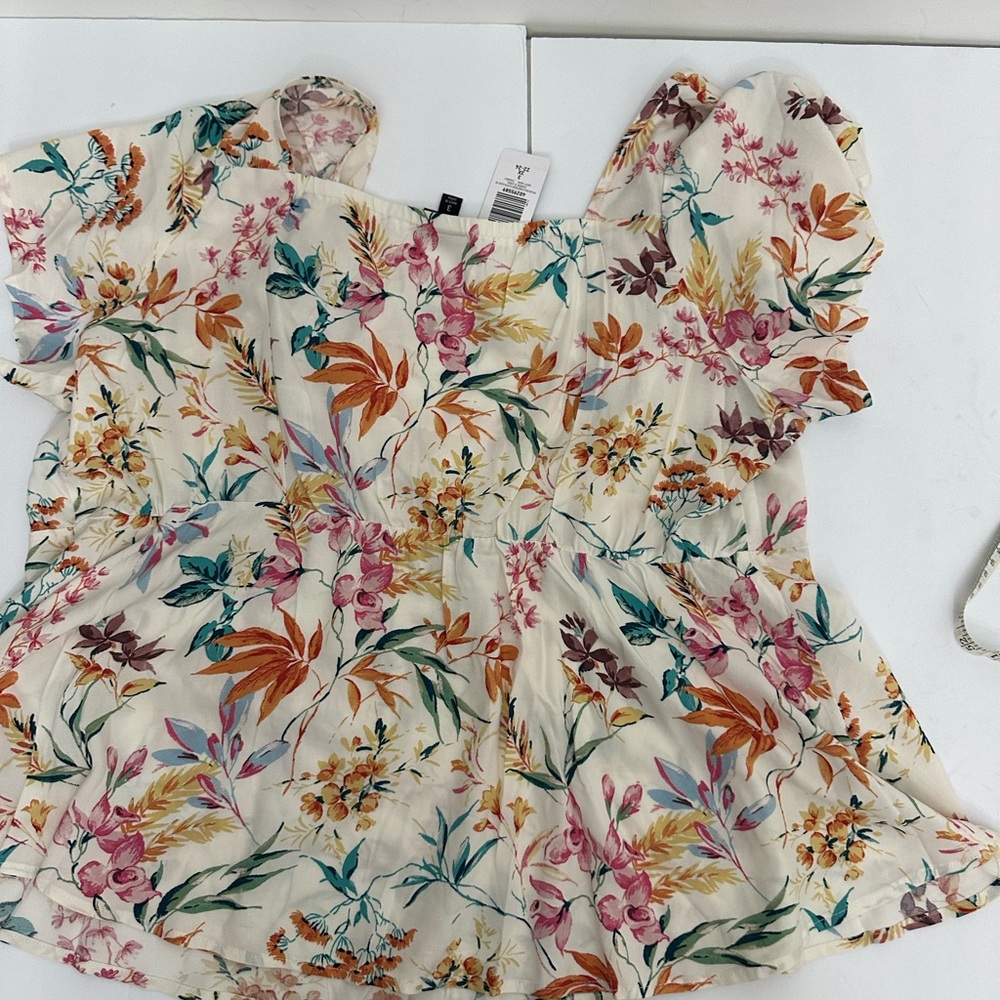 NWT Torrid size 3 peplum Challis sweetheart flutter sleeve blouse - Picture 9 of 12